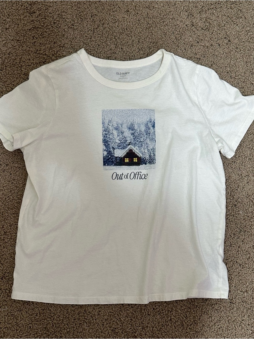 Old Navy White 'Out of Office' Cabin Graphic Tee